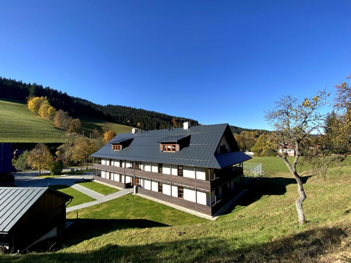 Polansky Dvur Apartamento Velké Karlovice Exterior foto